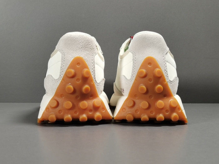 New Balance 327 Moonbeam Classic Burgundy WS327KA