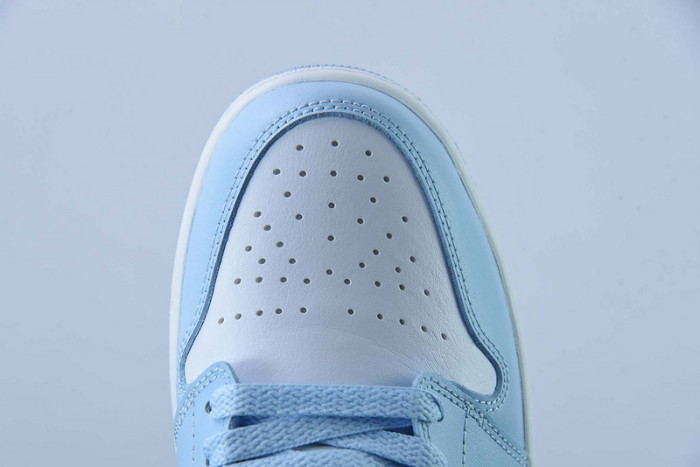 Wmns Air Jordan 1 Low 