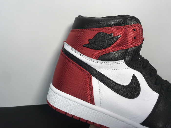 Air Jordan 1 High OG "SATIN BLACK TOE" CD0461-016