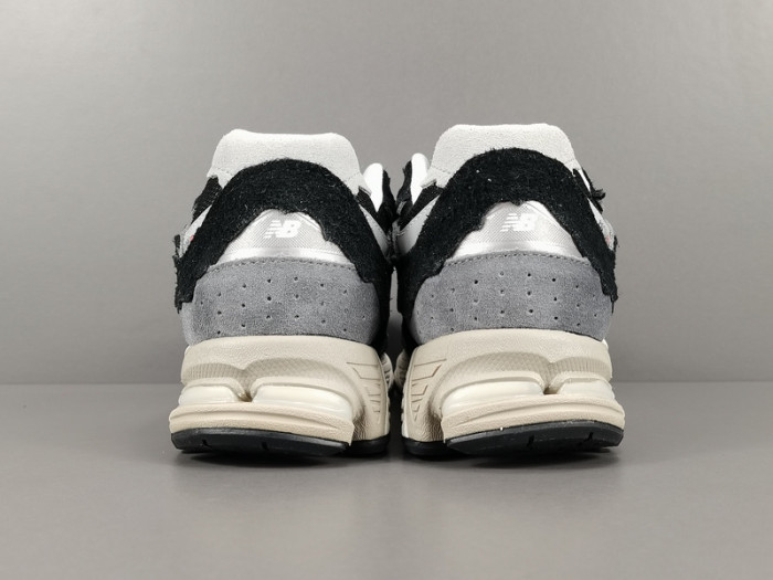 NEW BALANCE 2002R PROTECTION PACK BLACK GREY M2002RDJ