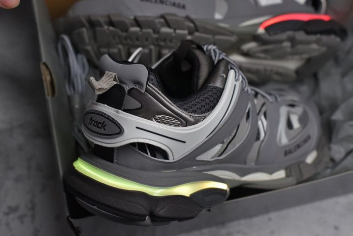 BALCIA Track SNEAKER (LED)