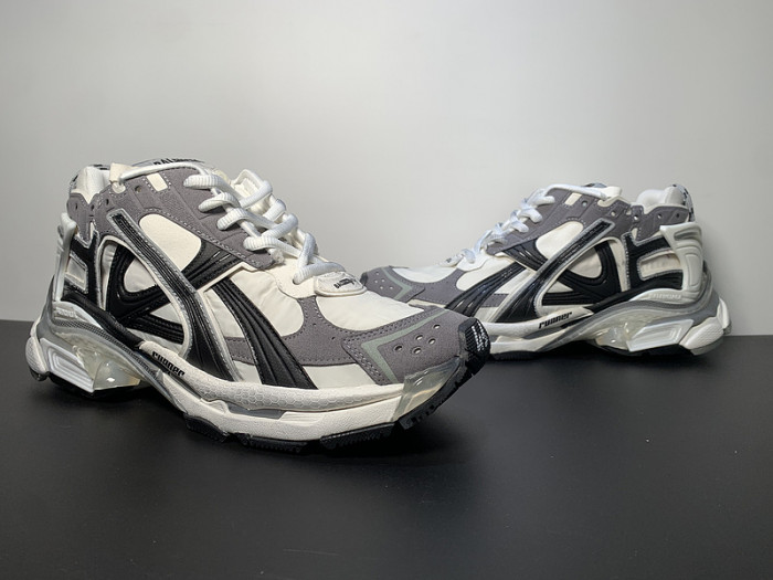 BALCIA RUNNER SNEAKER