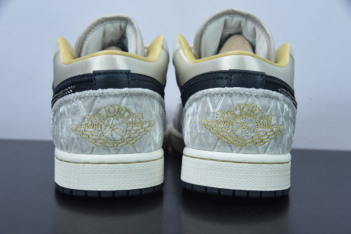 Air Jordan 1 Low Beaded Swoosh - DV1762-001