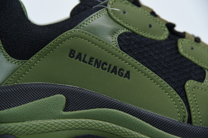 BALCIA Triple S Sneaker