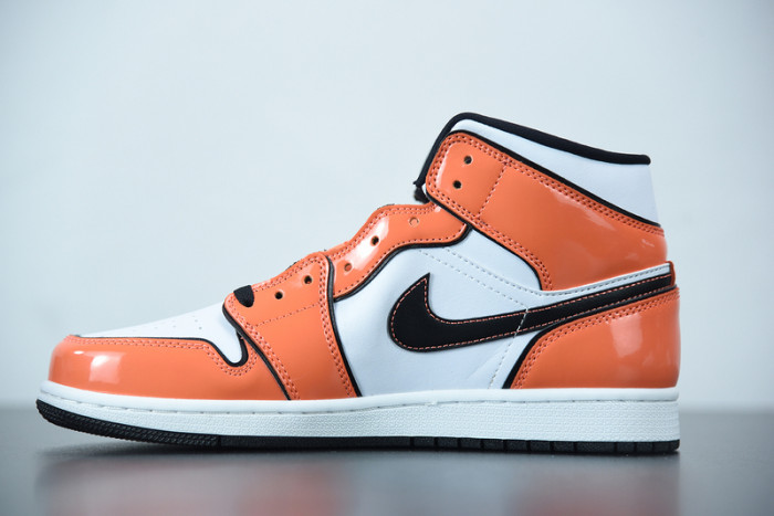 Air Jordan 1 Mid “Turf Orange” DD6834-802