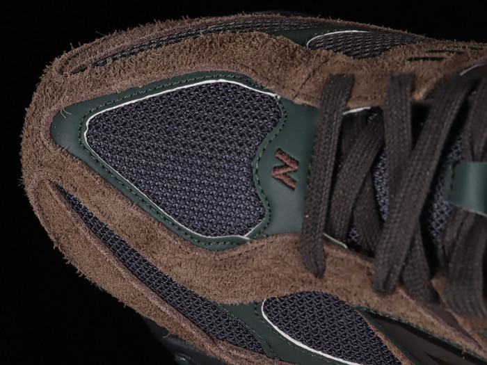 New Balance 9060 Beef and Broccoli U9060OUT