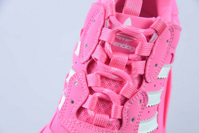 BALCIA TRIPLE S SNEAKER