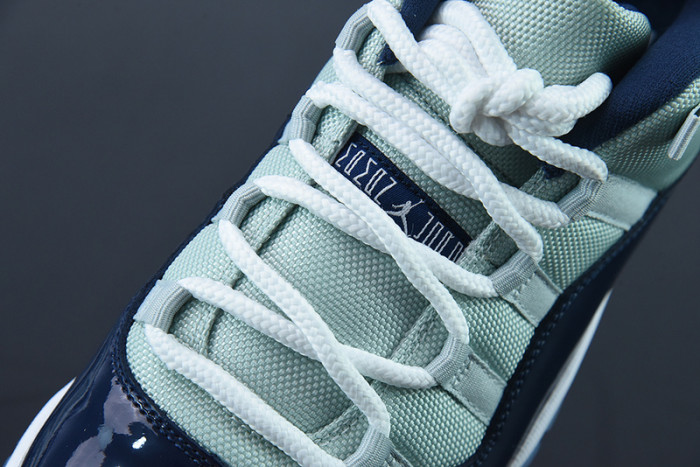 Air Jordan 11 Retro Low 