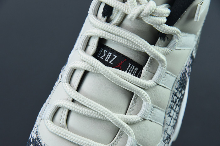 Air Jordan 11 Retro Low 
