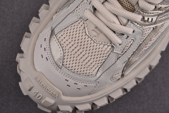 BALCIA DEFENDER SNEAKER