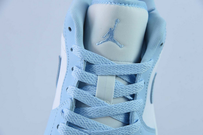Wmns Air Jordan 1 Low 