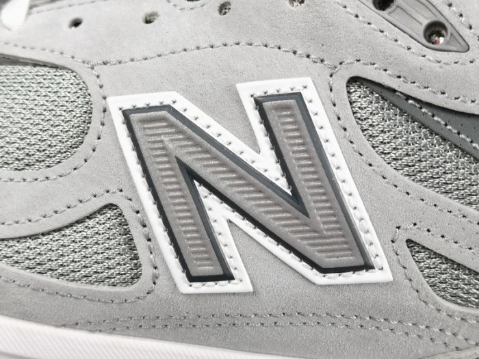 New Balance 990 V3 U990GY3