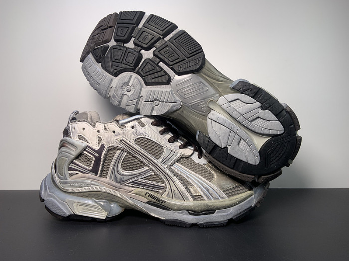 BALCIA RUNNER SNEAKER