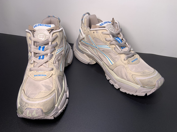 BALCIA RUNNER SNEAKER