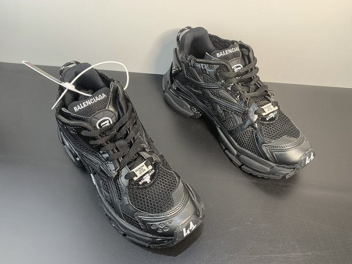 BALCIA RUNNER SNEAKER