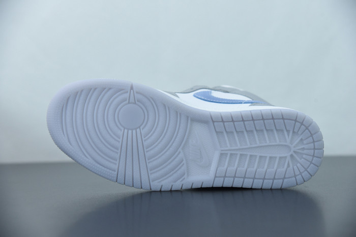 Air Jordan 1 Mid Wolf Grey Aluminum BQ6472-105