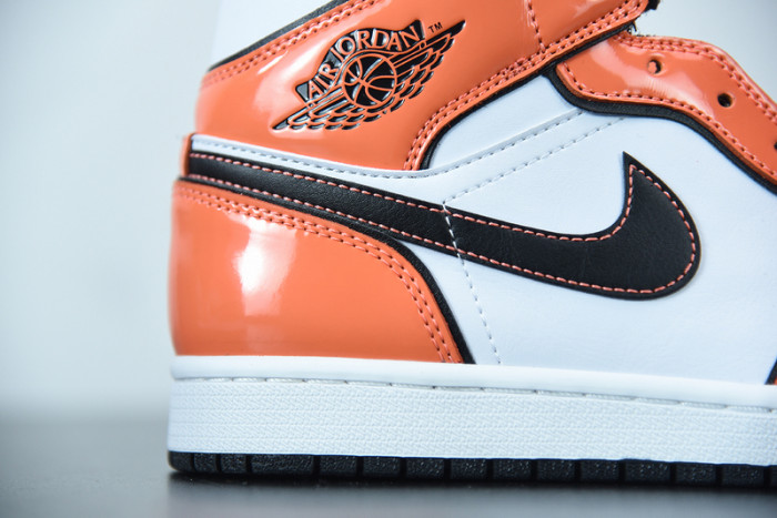 Air Jordan 1 Mid “Turf Orange” DD6834-802