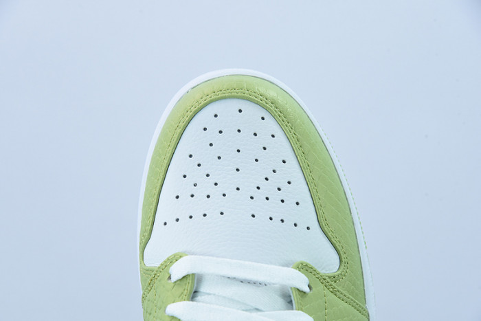 Air Mid SE "Green Python" DV2959-113