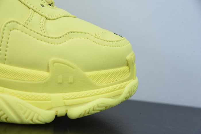 BALCIA Triple S Sneaker