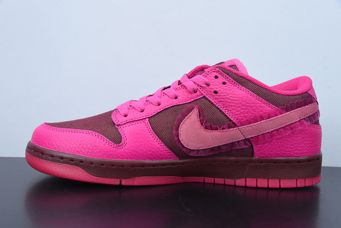 Nike Dunk Low Valentine
