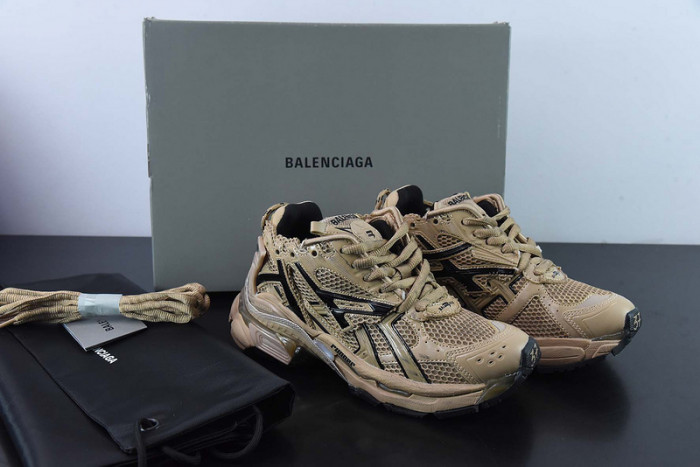 BALCIA RUNNER SNEAKER