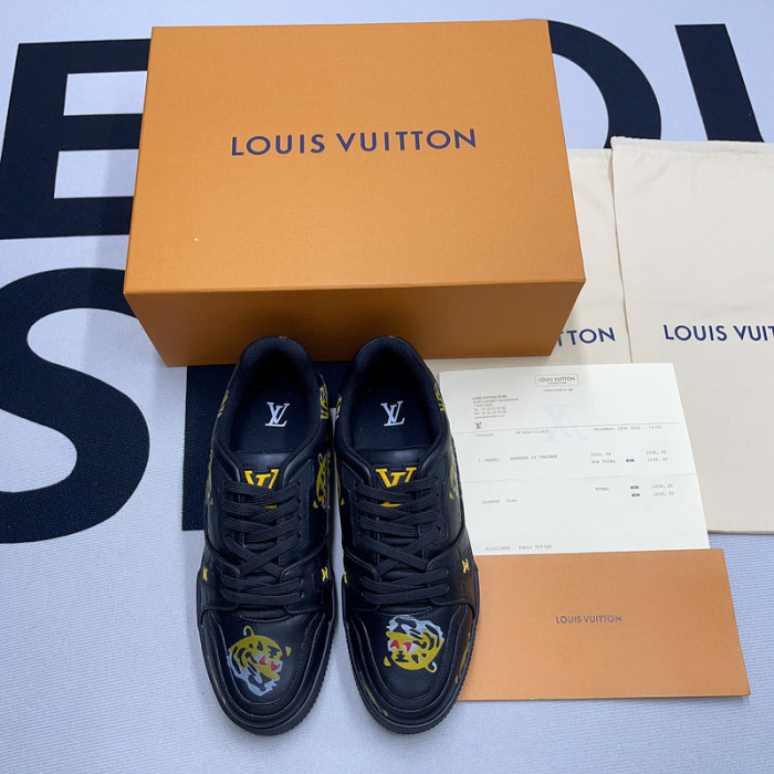 LUSV SNEAKERS