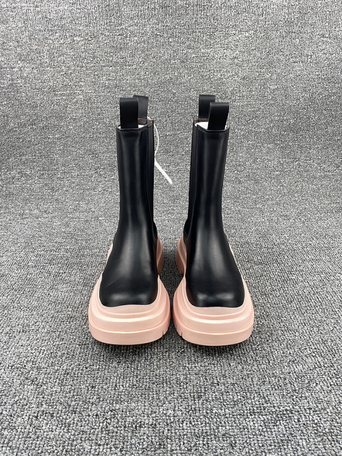 Bo*te*ga ve*ne*ta chelsea tire leather high boot