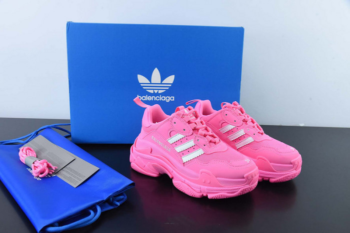 BALCIA TRIPLE S SNEAKER