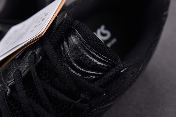 As*ic*s gel kayano triple black men