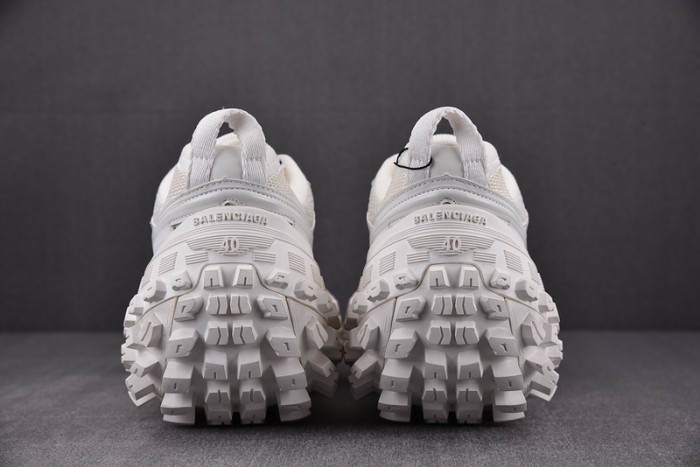 BALCIA DEFENDER SNEAKER