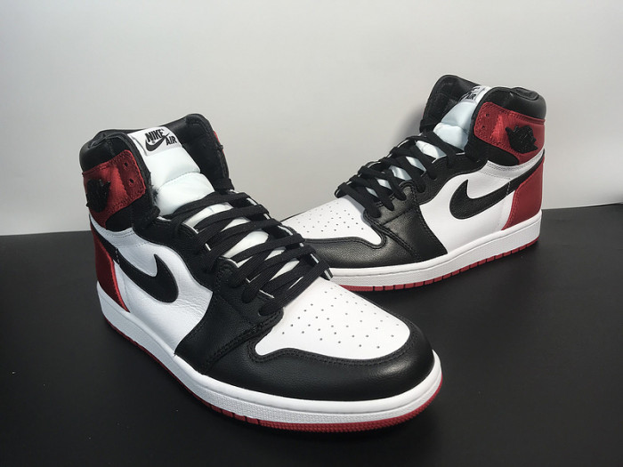 Air Jordan 1 High OG "SATIN BLACK TOE" CD0461-016