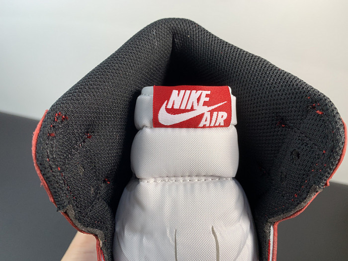 AIR JORDAN 1 RETOR HIGH OG CHICAGO RED 555088-101