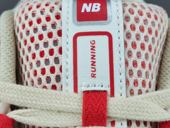 New Balance 1906R Sea Salt True Red 2022 - M1906RO