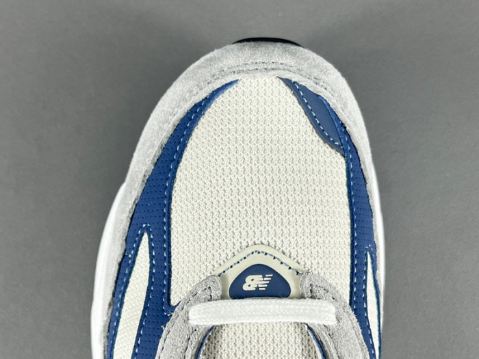 New Balance 990V6 Gray Navy FuelCell M990TC6