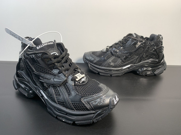 BALCIA RUNNER SNEAKER