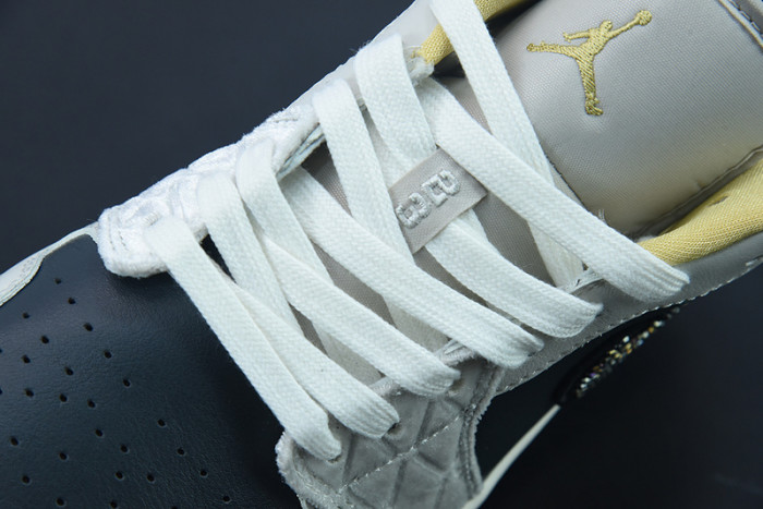 Air Jordan 1 Low Beaded Swoosh - DV1762-001