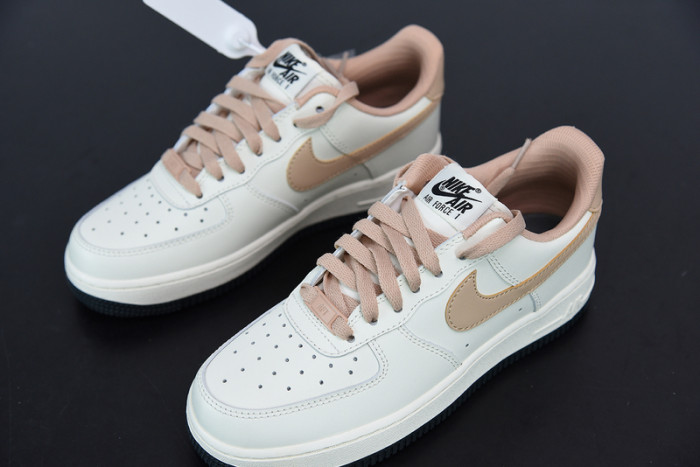 Nike Air Force 1 Low 