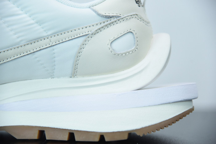 sacai x Nike Vaporwaffle "Sail" DD1875-100