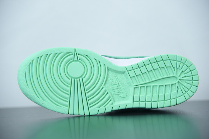 Nike Dunk Low ＂Green Glow＂DD1503-105