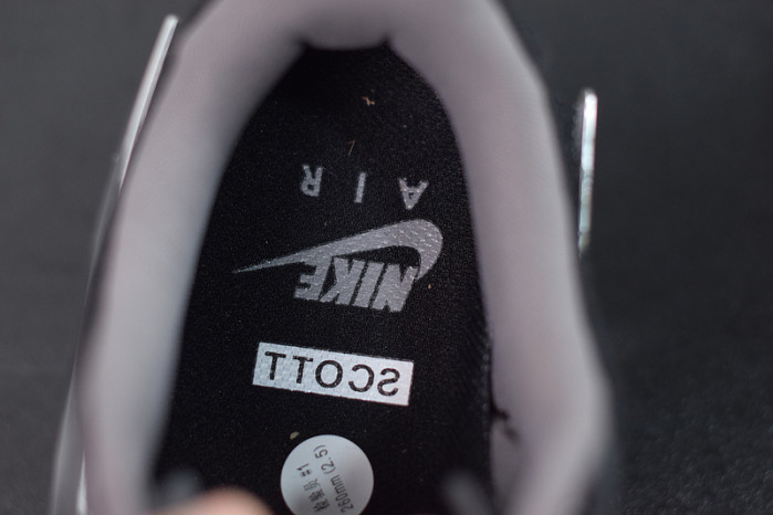 Travis Scott x Air Force 1 AQ4211-001