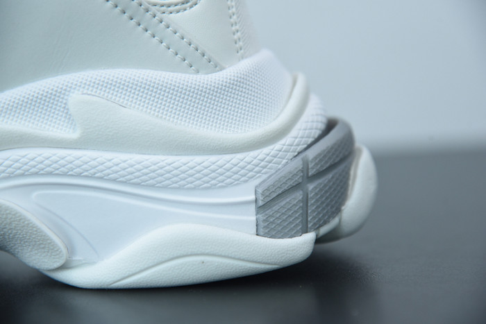 BALCIA Triple S Sneaker