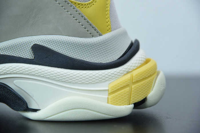 BALCIA Triple S Sneaker