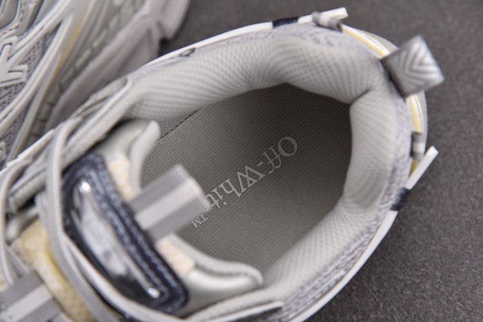 OFF-WHITE BE RIGHT BACK