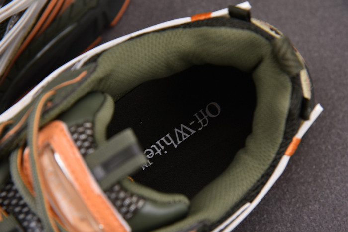 OFF-WHITE BE RIGHT BACK