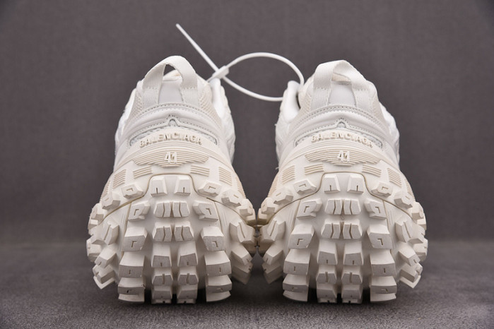 BALCIA DEFENDER SNEAKER