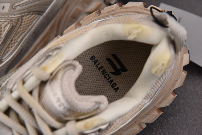 BALCIA DEFENDER SNEAKER