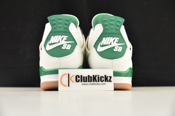 Jordan 4 Retro SB Pine Green - DR5415-103