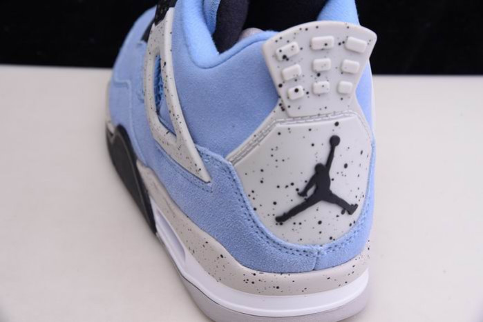 Air Jordan 4 SE “University Blue” CT8527-400