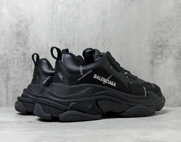 BALCIA TRIPLE S SNEAKER